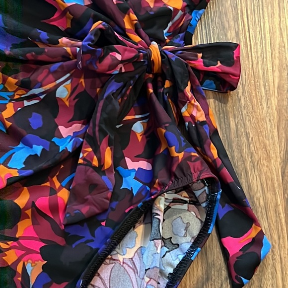 NWOT Miraclesuit Solstice Garmine One Piece - Picture 8 of 16